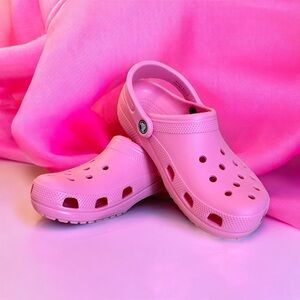 women’s CROCS classic size 8 clog Pink Lemonade NWB